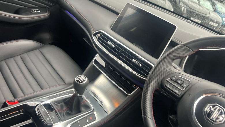 MG HS 1.5 T-GDI Trophy 5dr Petrol Hatchback